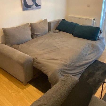 Luxury London Apartment - Steps To East Croydon Train Station المظهر الخارجي الصورة