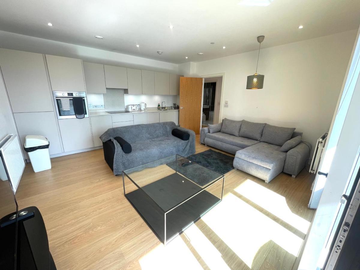 Luxury London Apartment - Steps To East Croydon Train Station المظهر الخارجي الصورة