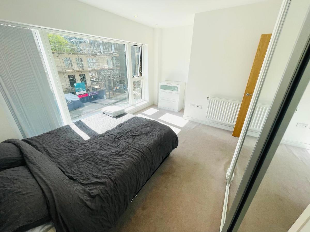 Luxury London Apartment - Steps To East Croydon Train Station المظهر الخارجي الصورة