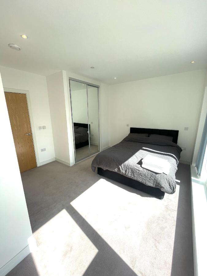 Luxury London Apartment - Steps To East Croydon Train Station المظهر الخارجي الصورة
